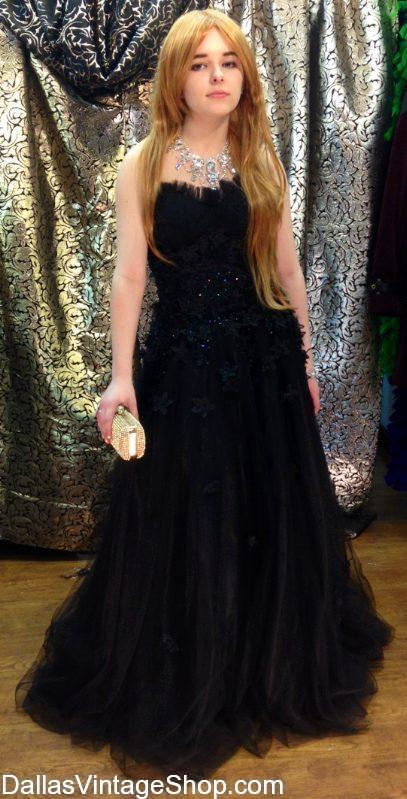 Our huge inventory makes us the go-to Dallas Prom Dresses Shop. With Glamorous Prom Fashions, Hollowood Cat Walk Style Prom Dresses and Vintage and Vintage Style Prom Dresses and we have all the Perfect Prom Dress Accoutrements that fit your specific Prom Dress.