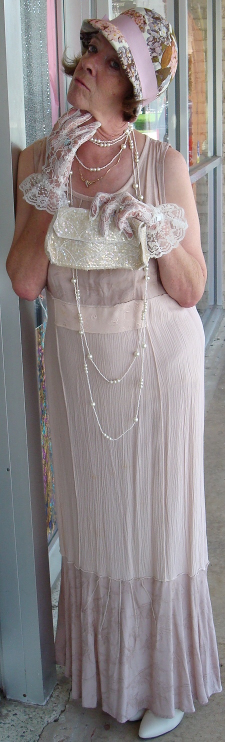 Matronly 1920’s Lady, 1920s Wedding Attendant, 1920s Mature Ladies Attire, 1920s Mother of the Bride Attire
